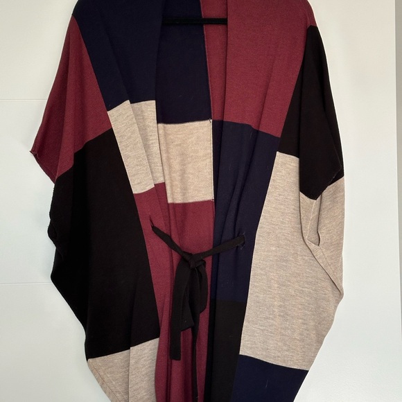 Dynamite Colorblock sweater - Picture 2 of 3